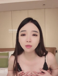美女和情人一起当面羞辱绿帽老公（35分钟）